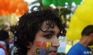 印度农村对同性恋者进行家庭“内部矫正”，爱应不应该分性别
