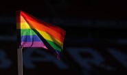 反对同性恋歧视，汉堡德乙揭幕战角旗改为彩虹旗