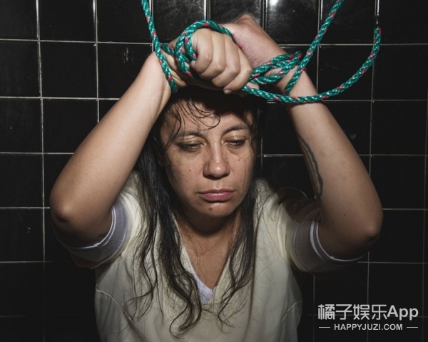 她卧底同性恋治疗室，拍到他们是这样“治疗”同性恋的