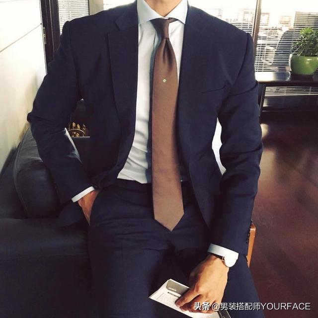 型男绅士都喜欢穿出商务范，这样搭配你会吗