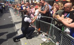 英国警察在同志巡游中求婚，却遭恶意抨击