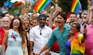 加拿大一男子在同性恋骄傲大游行发救恩册子 面临2年监禁