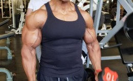55岁老哥的肱二头肌不逊于巅峰施瓦辛格，已坚持健身35年