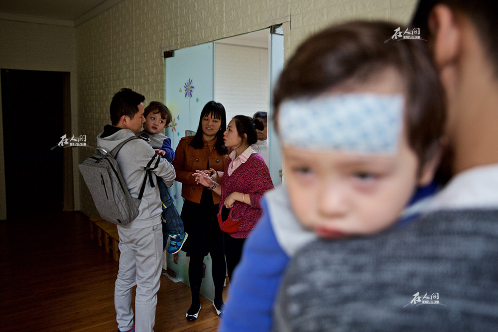 深圳一对同志花百万 代孕生下三个混血宝宝