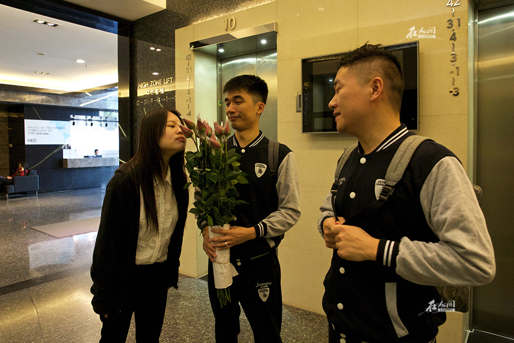 深圳一对同志花百万 代孕生下三个混血宝宝