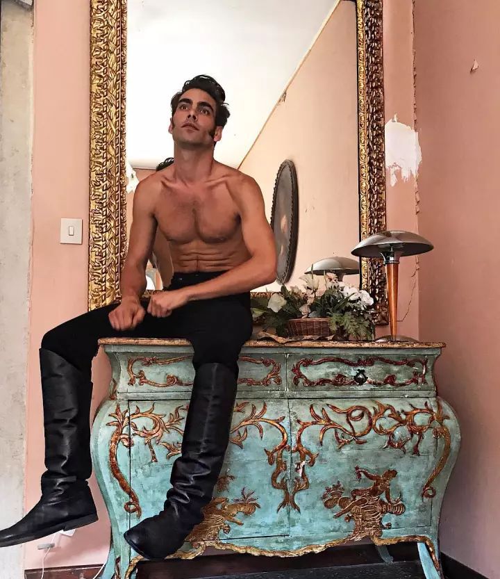 Jon Kortajarena 不仅是超模，还是Gay圈模范！