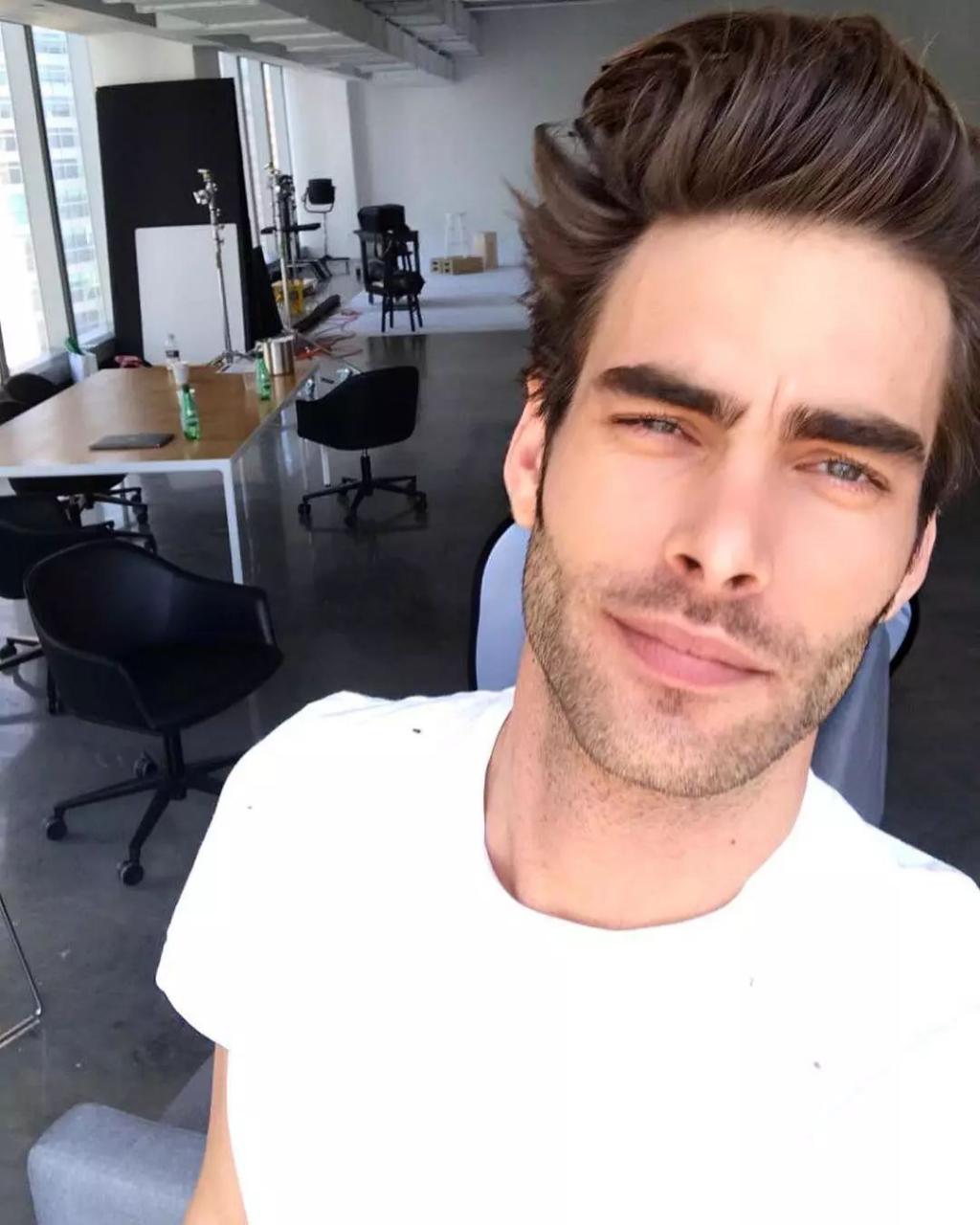 Jon Kortajarena 不仅是超模，还是Gay圈模范！