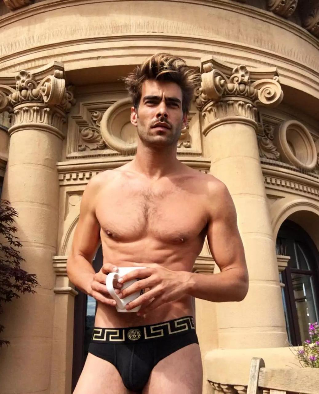 Jon Kortajarena 不仅是超模，还是Gay圈模范！