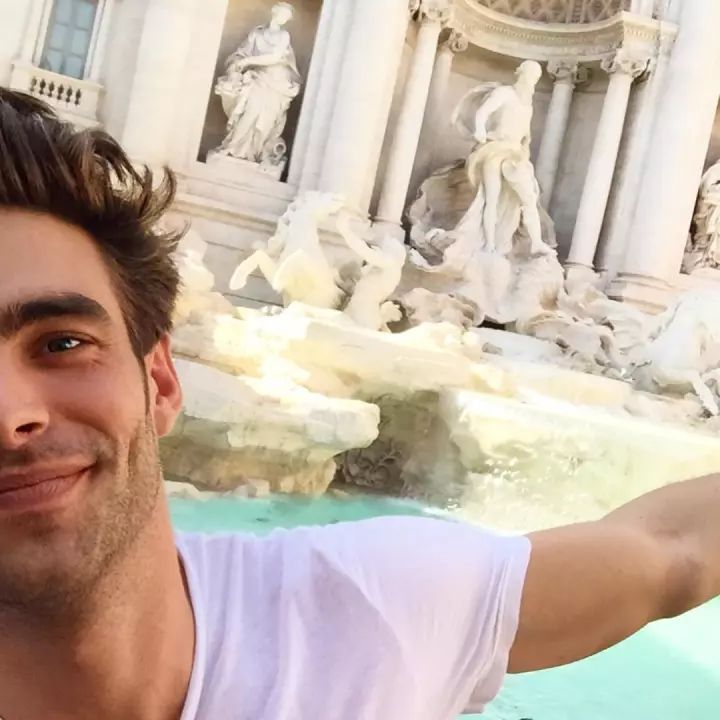 Jon Kortajarena 不仅是超模，还是Gay圈模范！