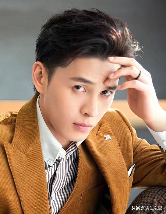 男生不能乱剪“两边剃短”,18年这四款帅气发型给你灵感!