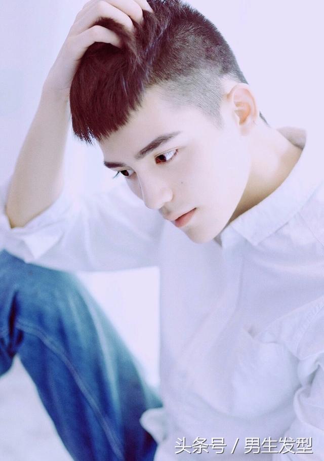 男生别乱剪发型了!18年帅气男生发型参考