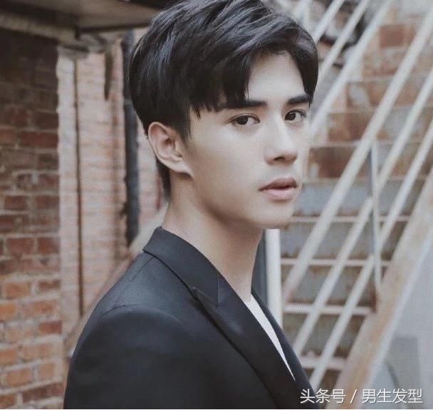 还在剪“寸头”?这3款才是男生2018最新潮流发型!