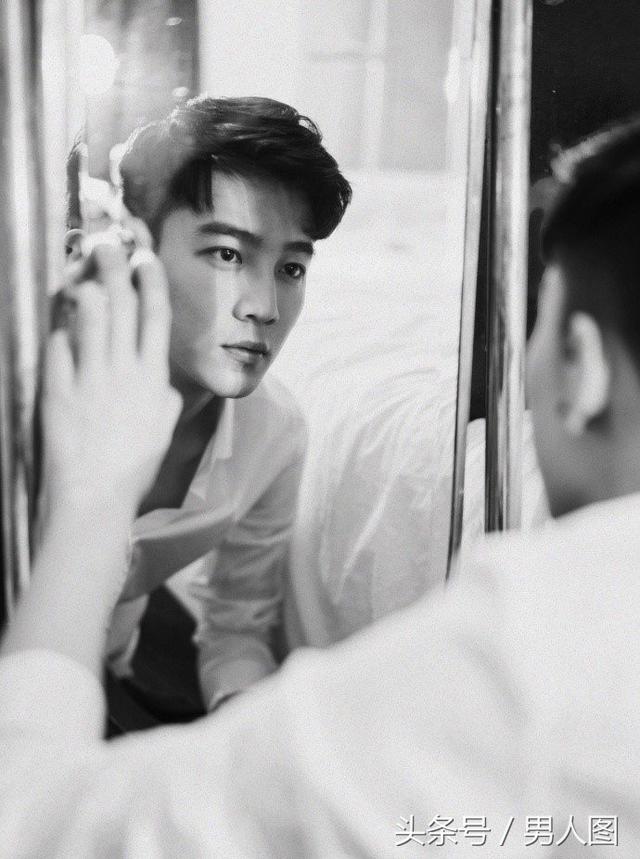 他是鲜嫩小哥哥,嫩的能掐出水来!来一组小哥哥图片