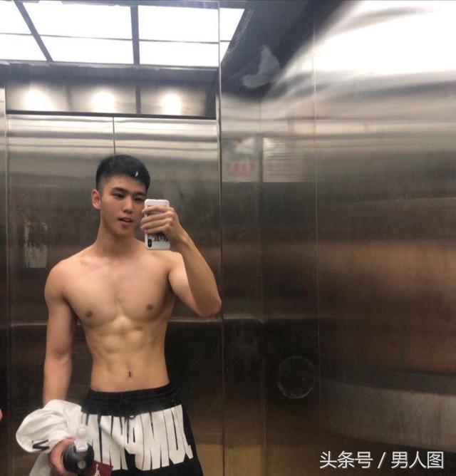 极品小哥哥:受颜攻身身材棒,又是健身达人,赤裸裸的诱惑!