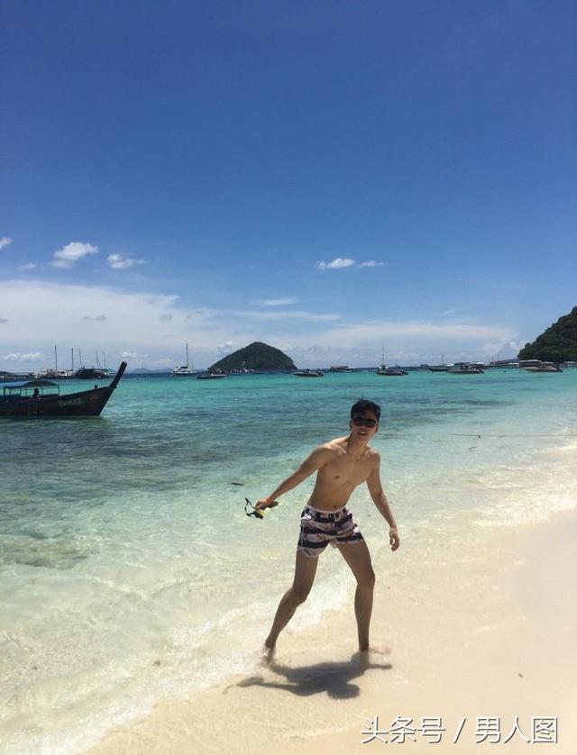 极品小哥哥:受颜攻身身材棒,又是健身达人,赤裸裸的诱惑!