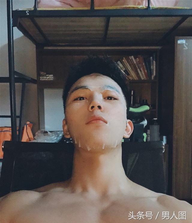 极品小哥哥:受颜攻身身材棒,又是健身达人,赤裸裸的诱惑!