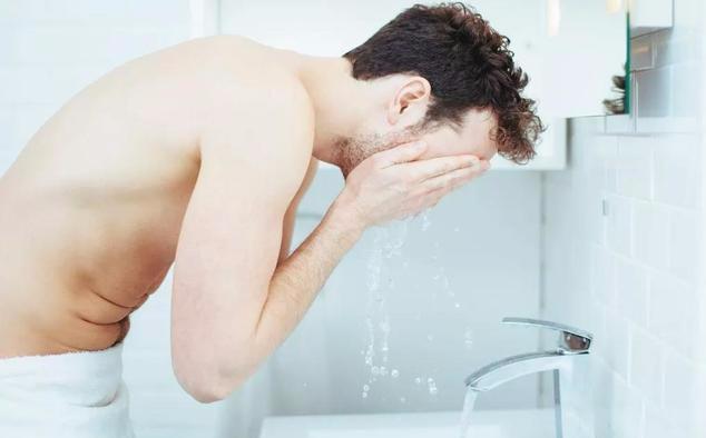 男士护肤小技巧,解决秋冬皮肤问题,你真的了解吗?