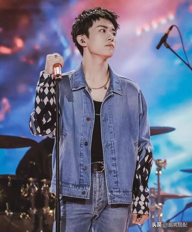 剪了个狗啃式刘海,野性十足非常的酷!