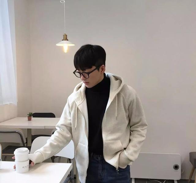 男士穿搭:这个冬天你需要一件高领毛衣