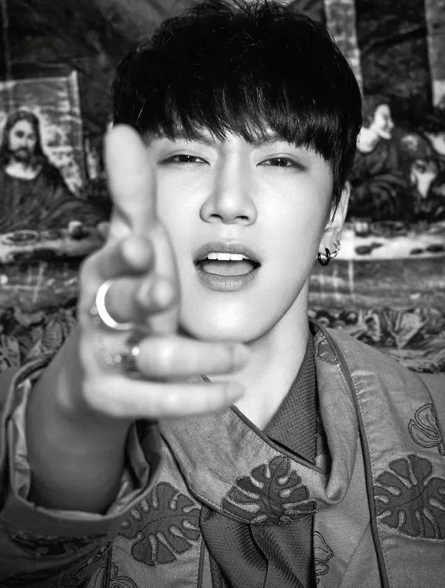 男士冬季的刘海也很帅气,看看你的脸型适合哪种!