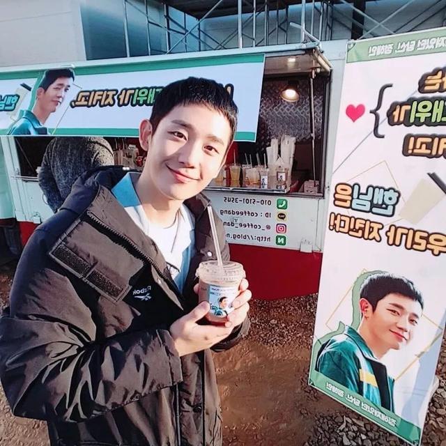 男士冬季的刘海也很帅气,看看你的脸型适合哪种!