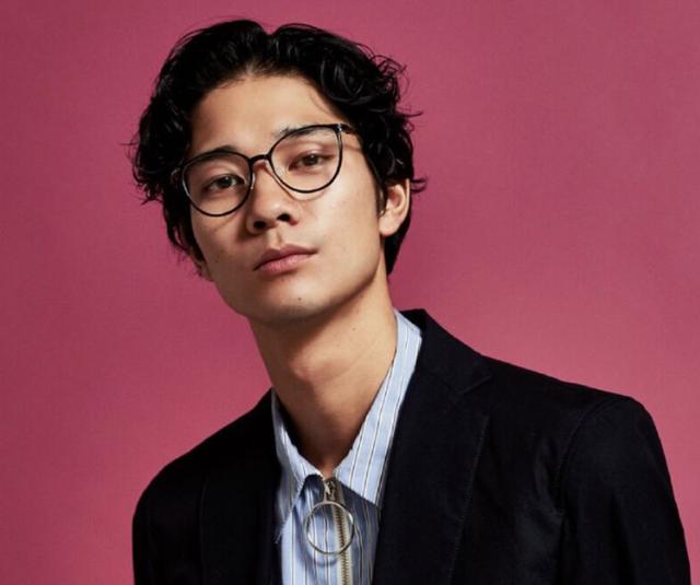 男士冬季的刘海也很帅气,看看你的脸型适合哪种!