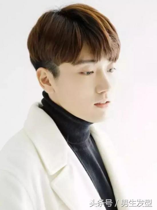 男生不用剪短发,这3款发型让你帅气倍增!