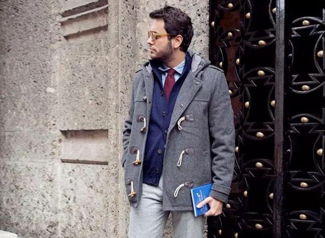 教你减龄又时髦的出街搭配,牛角扣大衣帅气过冬!