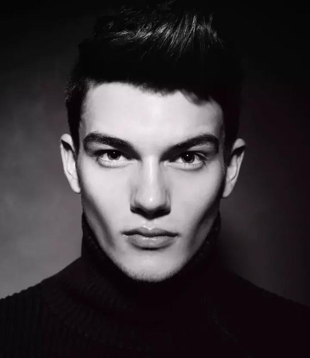 IG上非常热门的奥地利男模Peter Mairhofer,确实好看!