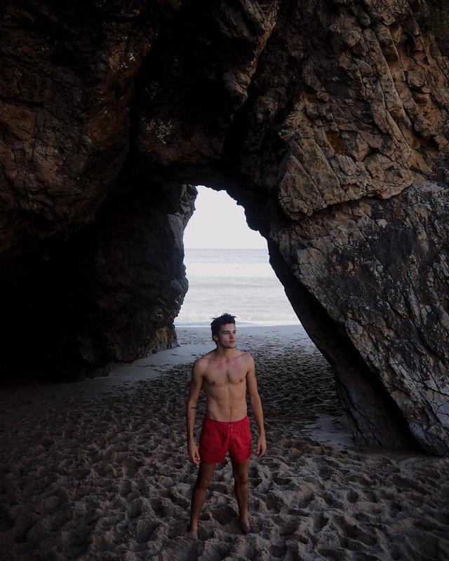 IG上非常热门的奥地利男模Peter Mairhofer,确实好看!