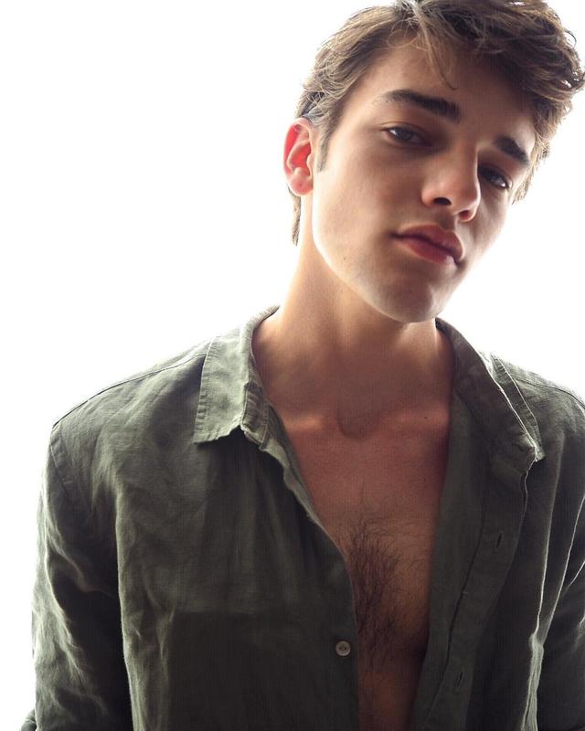 IG上非常热门的奥地利男模Peter Mairhofer,确实好看!