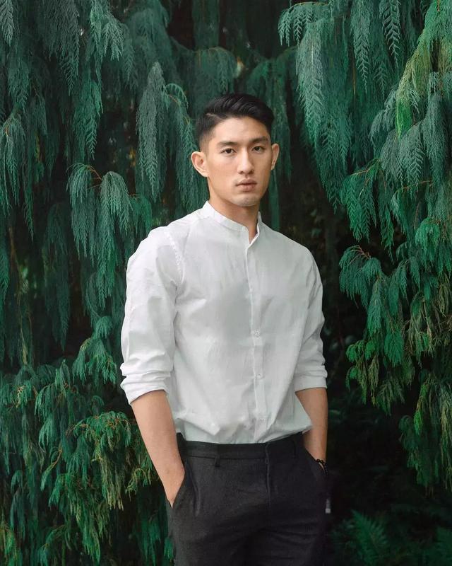 名校毕业的新加坡男模,完美侧脸让人小鹿乱撞!