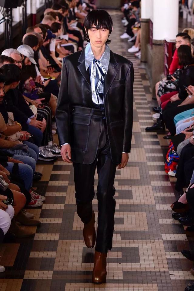 新出的中国男模,我觉得是新生代这一波人里最高级独特的了!