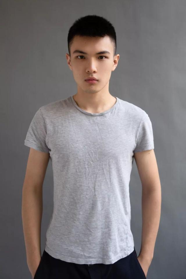 新出的中国男模,我觉得是新生代这一波人里最高级独特的了!