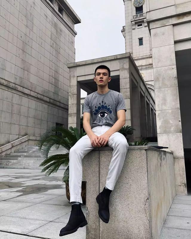 新出的中国男模,我觉得是新生代这一波人里最高级独特的了!