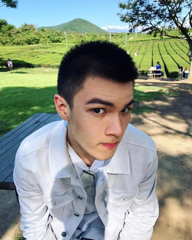 新出的中国男模,我觉得是新生代这一波人里最高级独特的了!