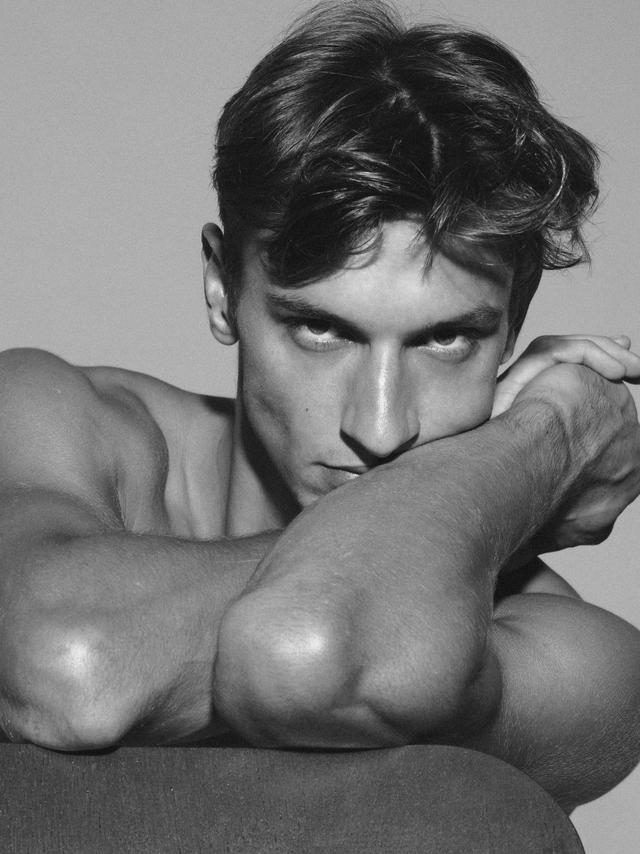 新人男模Romedius Turr,身高一米九颜值超高,以后肯定是超模!