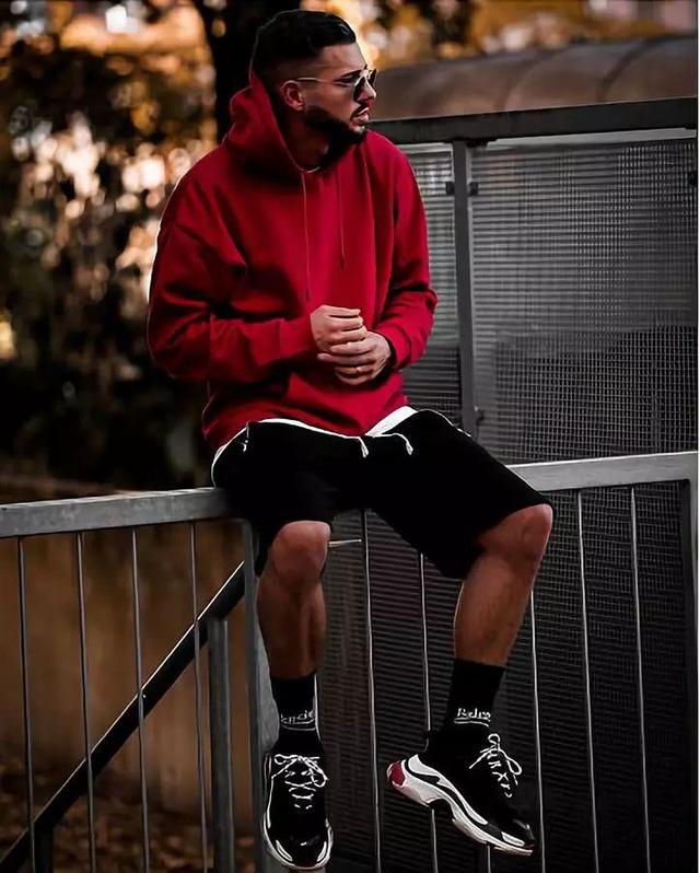 男生穿衣服好看有品味,长相不出众也无所谓