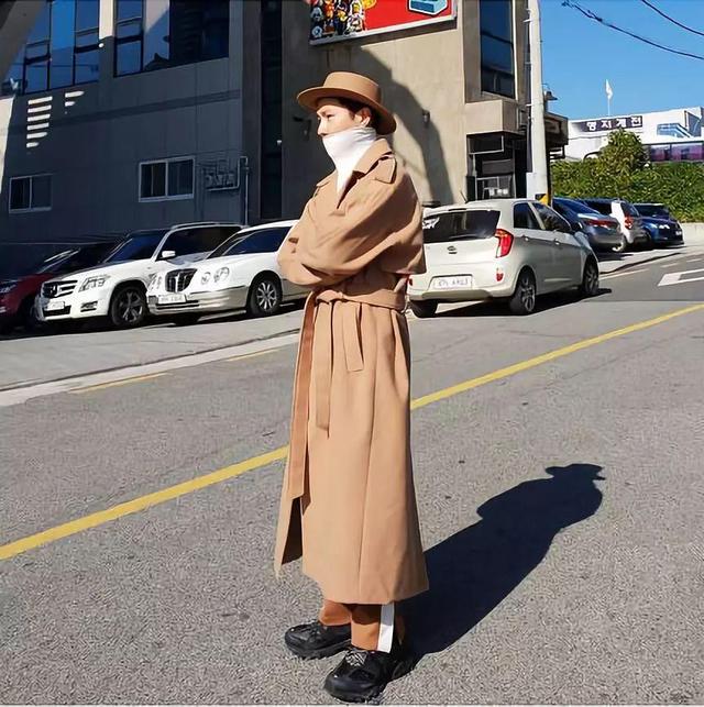 男生穿衣服好看有品味,长相不出众也无所谓