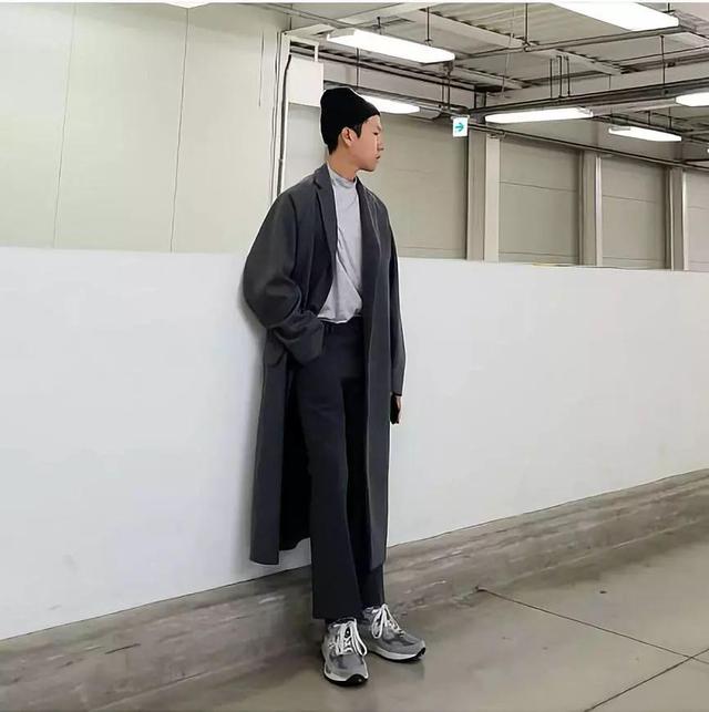 男生穿衣服好看有品味,长相不出众也无所谓