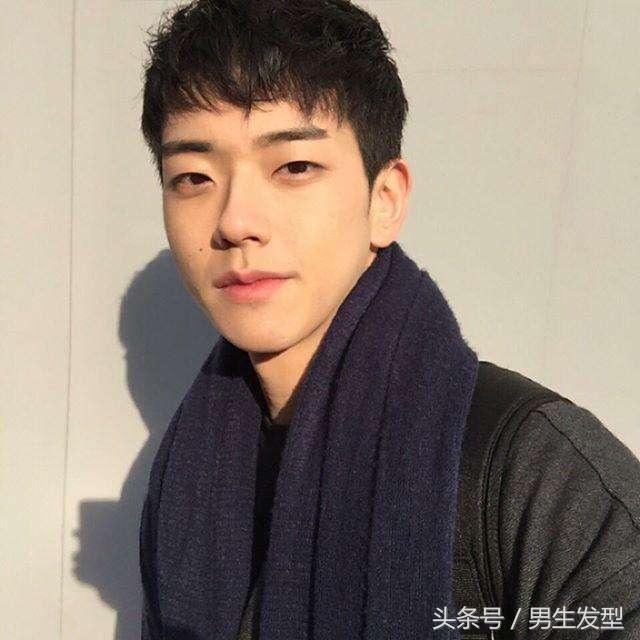 几款适合单眼皮男生的发型,妥妥的逆袭