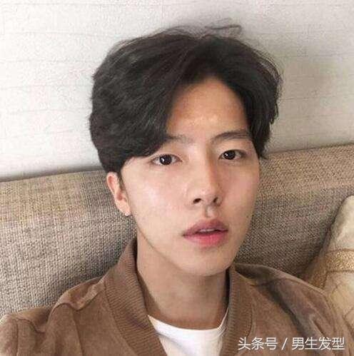 几款适合单眼皮男生的发型,妥妥的逆袭