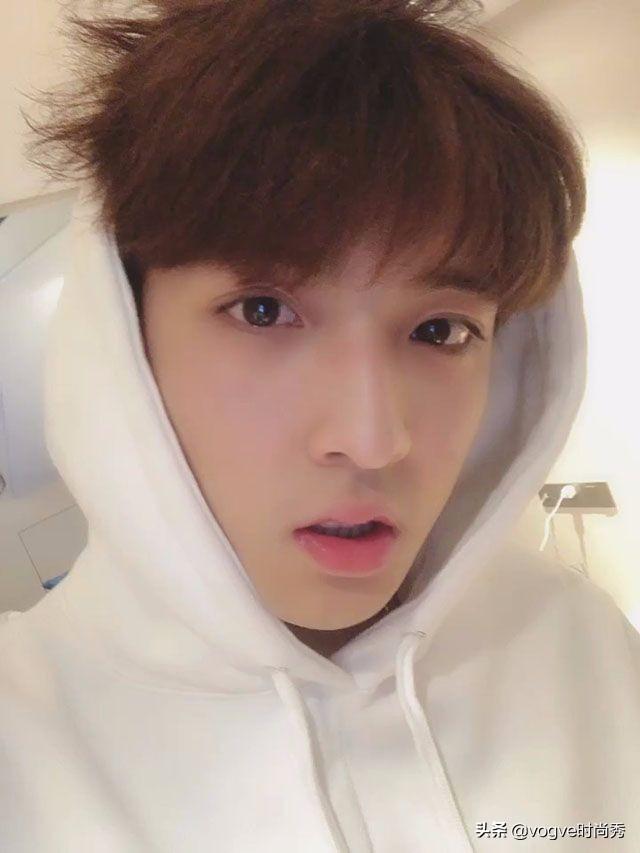 都奔二了,你去理发店还在说“两边剪短”?19年男士发型指南