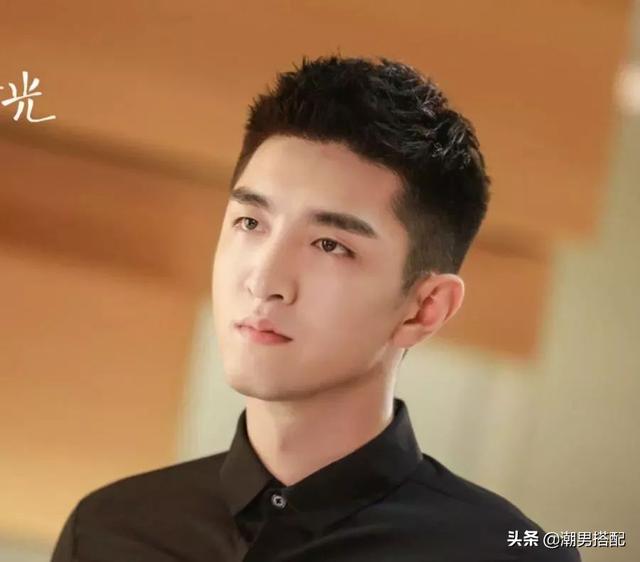 秋冬男生弄什么发型好看?这几款发型随便剪一个都很帅!