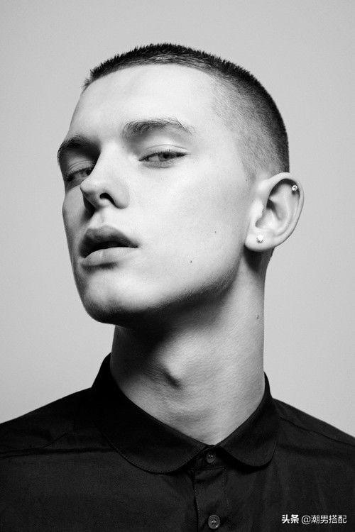 秋冬男生弄什么发型好看?这几款发型随便剪一个都很帅!