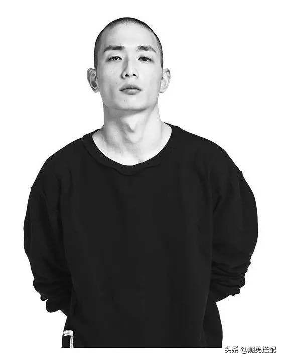 秋冬男生弄什么发型好看?这几款发型随便剪一个都很帅!