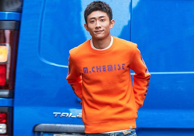 19年“珊瑚橙”刷屏,用在搭配上也超帅!