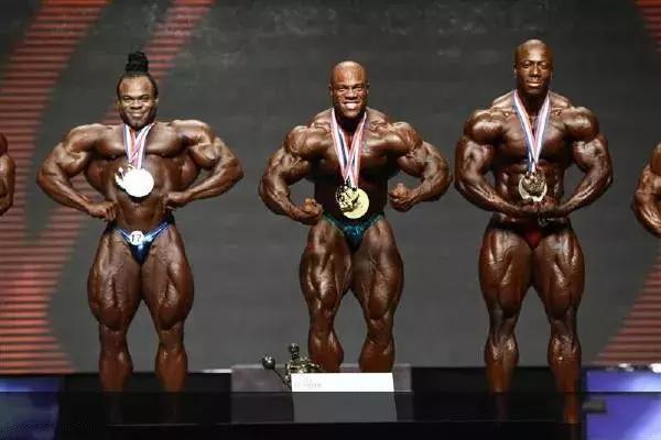 菲尔·希斯一周五练健身计划,带你看看健美巨匠如何练!