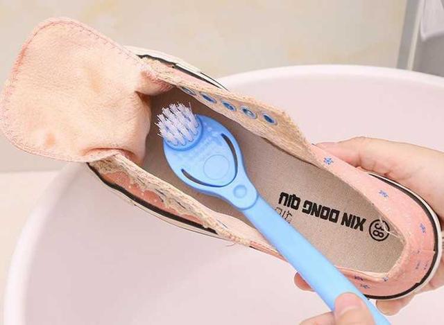 男生洗鞋注意这几点,穿几年都不显旧