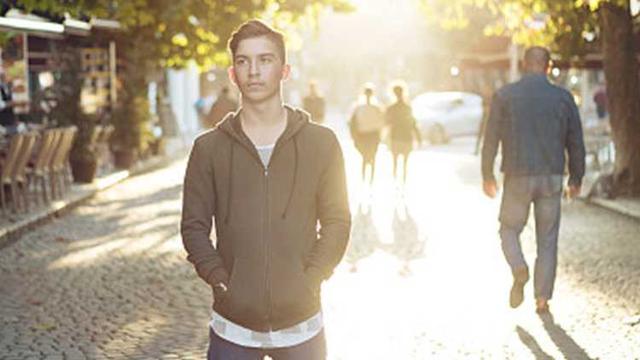 人人都有卫衣,怎么穿才不会烂大街?